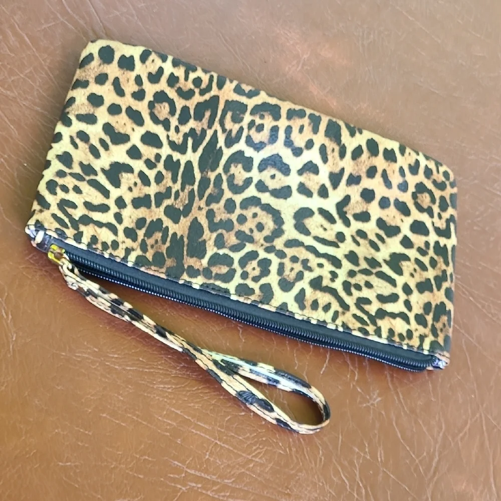 Leopard Print Clutch‎ with Wrist Strap
